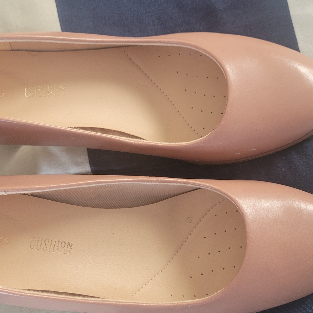 NWT Clarks Size 6.5 Medium Women's Pink Pumps